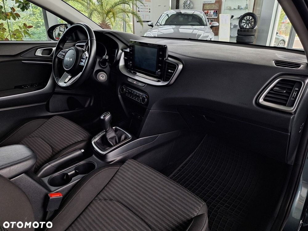Kia Ceed 1.5 T-GDI M - 19