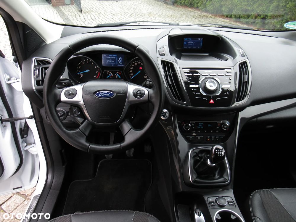 Ford Kuga 1.6 EcoBoost 2x4 Titanium - 5