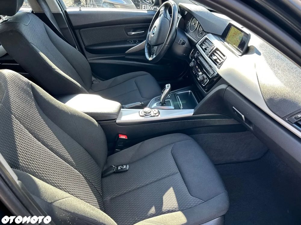 BMW Seria 3 318d - 15