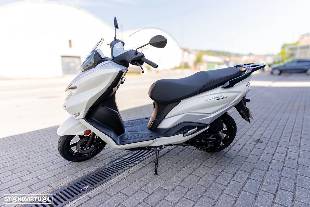 Suzuki Burgman - 4