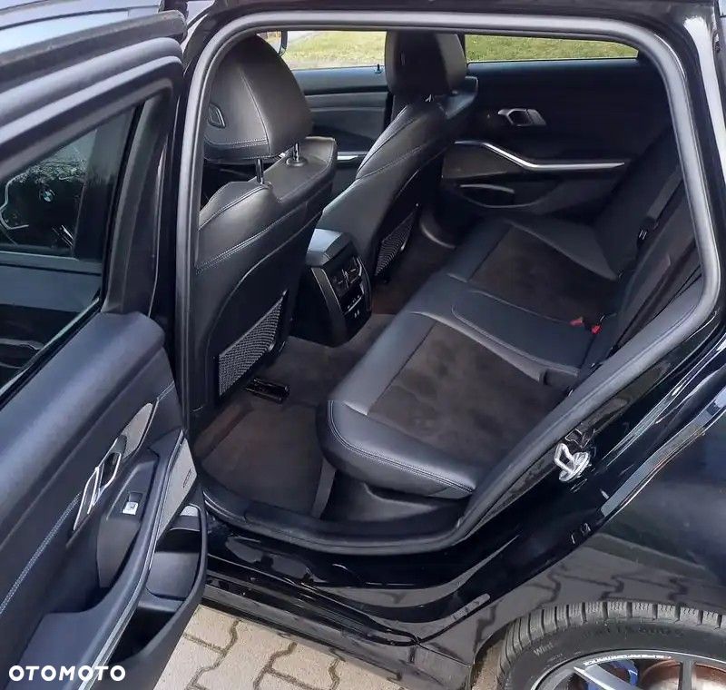 BMW Seria 3 330e xDrive M Sport sport - 17