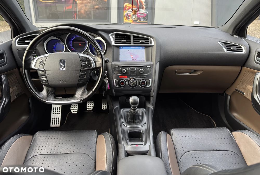 Citroën DS4 THP 200 Pure Pearl - 26