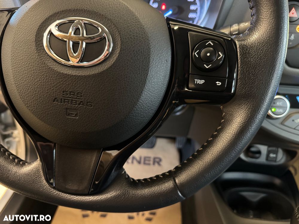 Toyota Yaris 1.5 VVT-i HSD Dynamic - 24