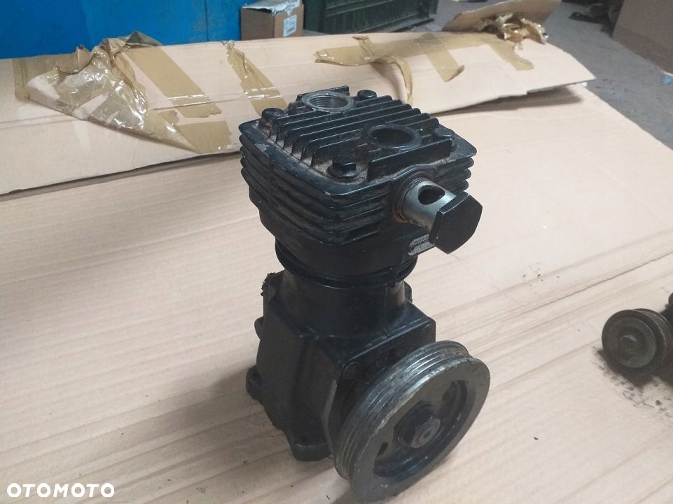 SPRĘŻARKA POWIETRZA NEW HOLLAND T7 185 129kW 2014R - 1