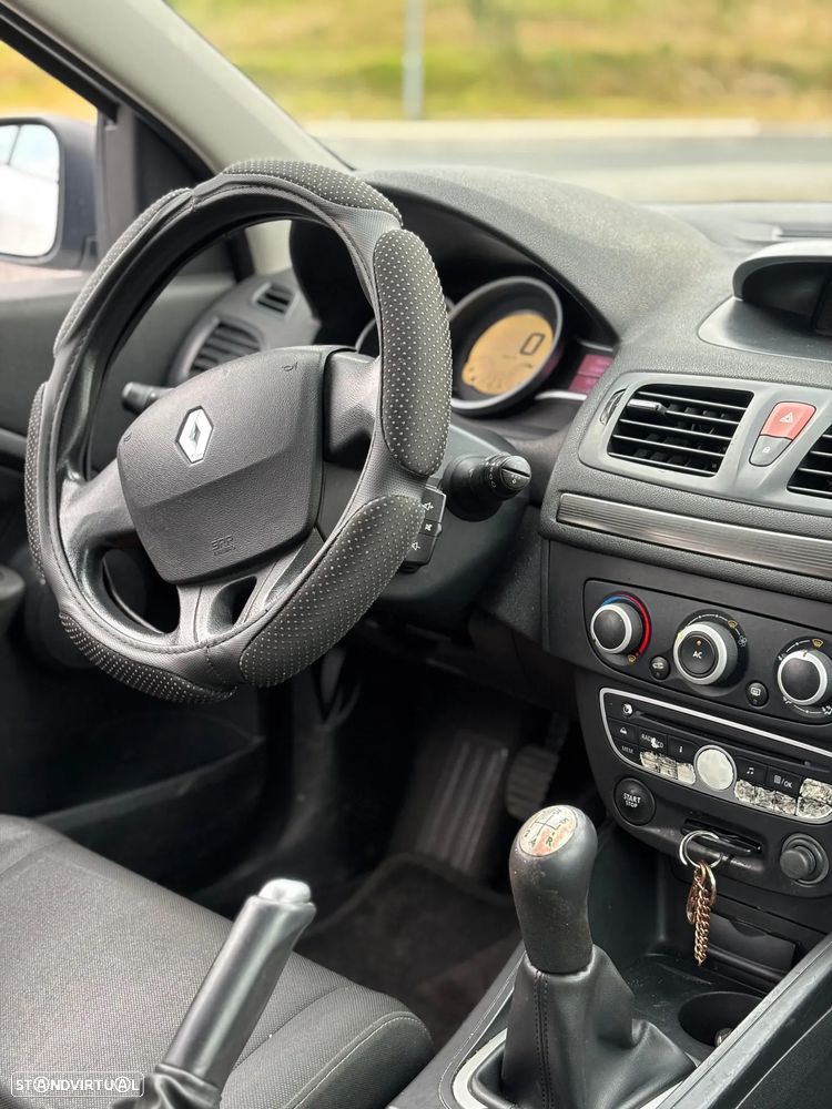 Renault Mégane Sport Tourer 1.5 dCi Dynamique - 1