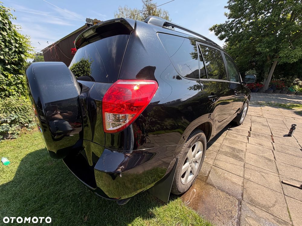 Toyota RAV4 - 4