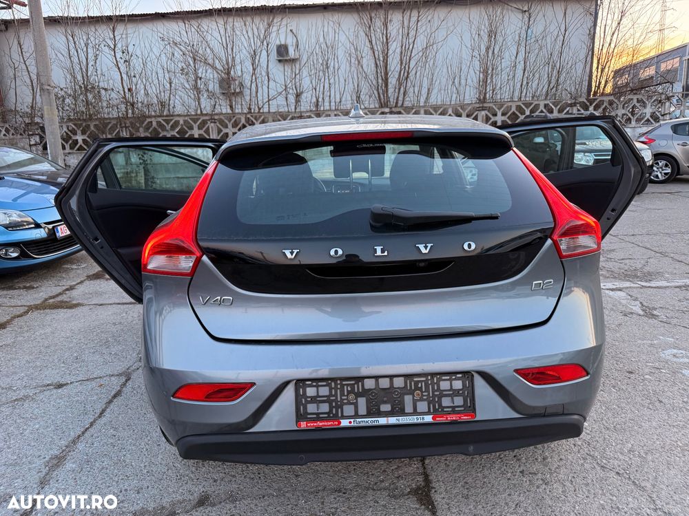 Volvo V40 D2 R Design - 16