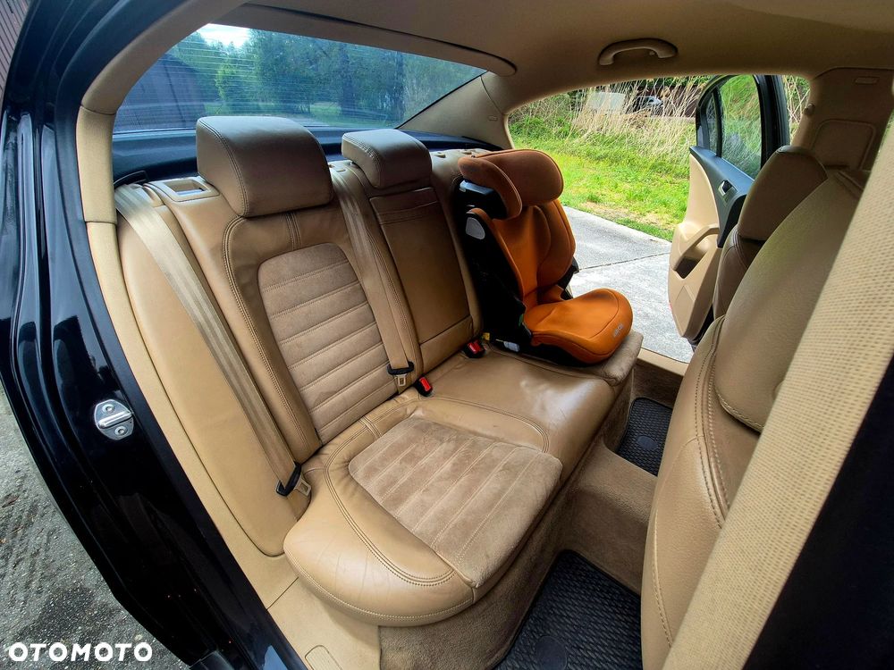 Volkswagen Passat 2.0 TDI Highline - 14
