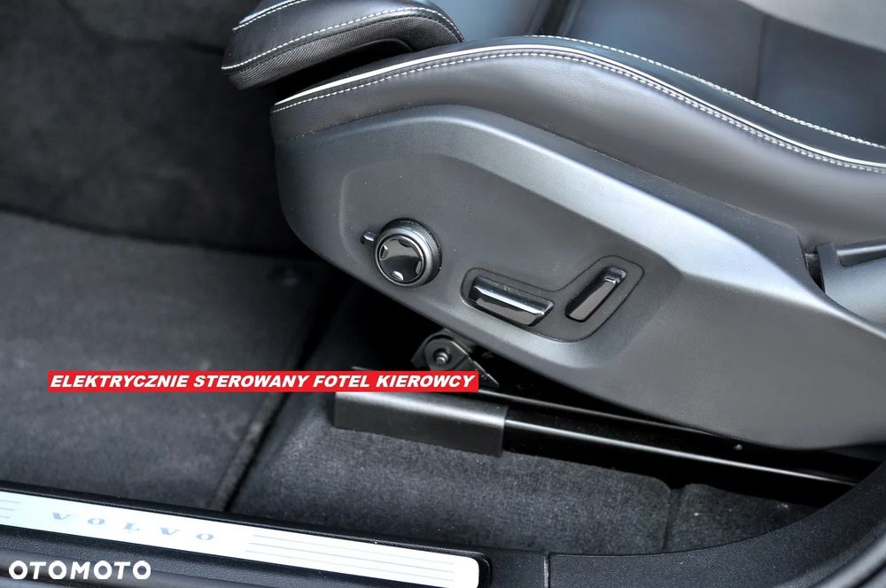 Volvo XC 60 B5 B AWD Plus Black Edition - 15