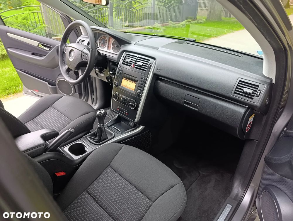 Mercedes-Benz Klasa B 160 BlueEFFICIENCY SPORT EDITION - 11