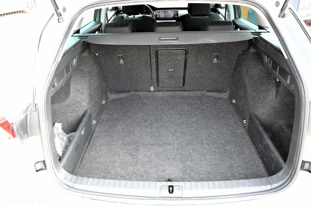 Skoda Octavia 1.5 TSI ACT Ambition - 32