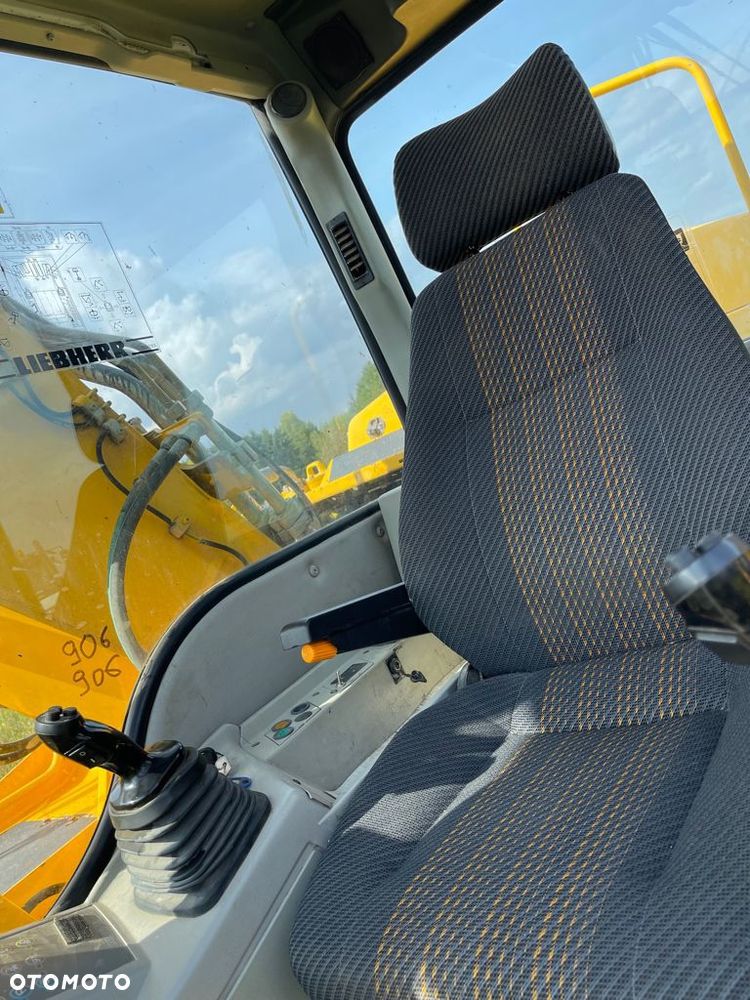 Liebherr R 906 LC - 15