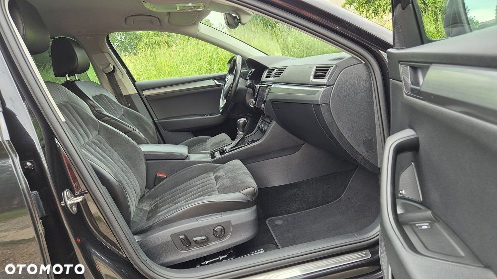Skoda Superb 2.0 TDI Sportline DSG - 21