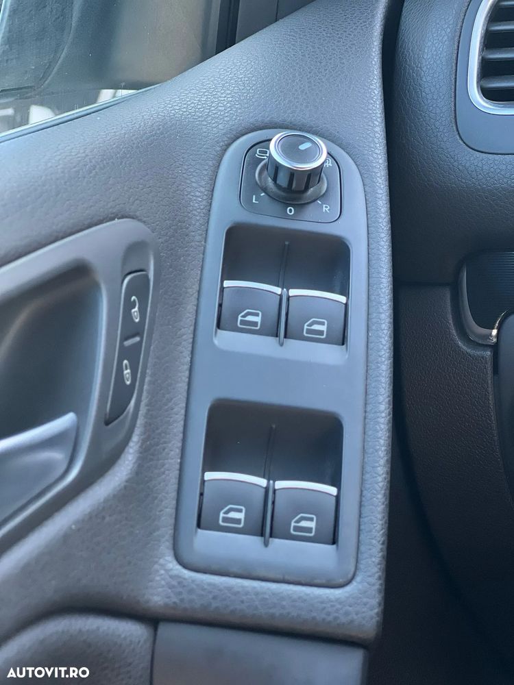 Volkswagen Golf 2.0 TDI BlueMotion Technology Comfortline DSG - 35