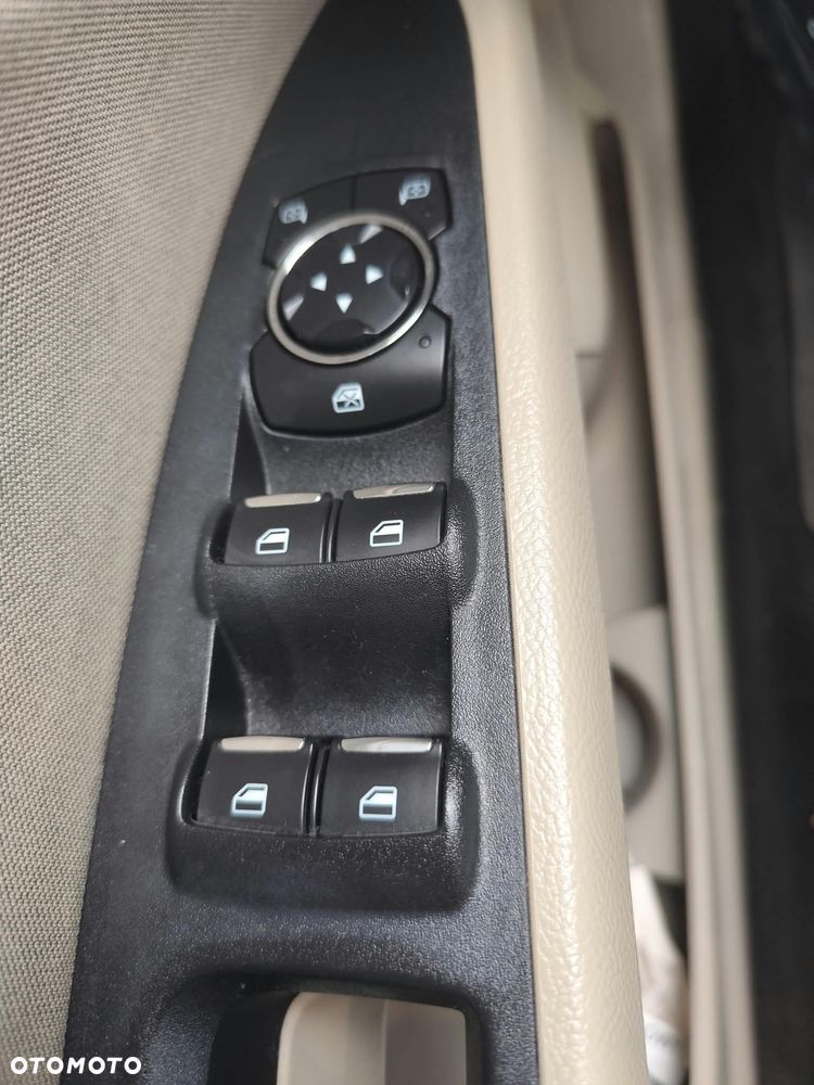 Ford Fusion - 11