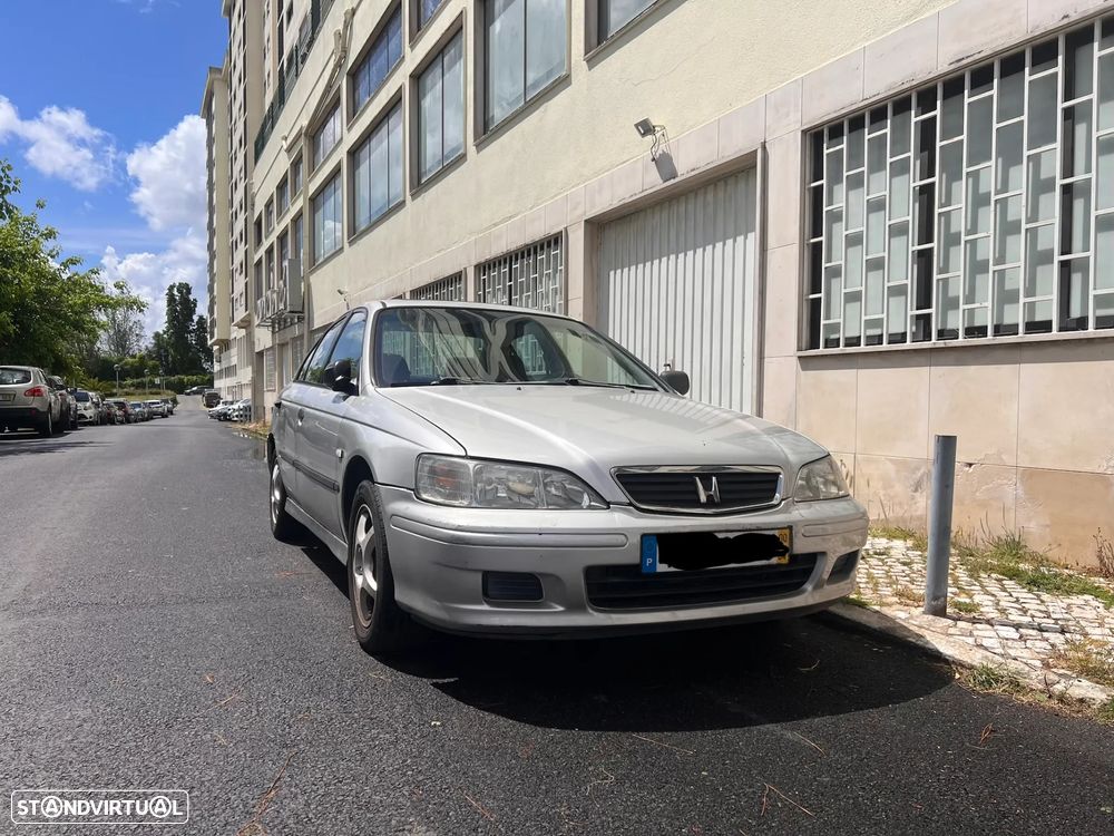 Honda Accord 1.8 LS - 2