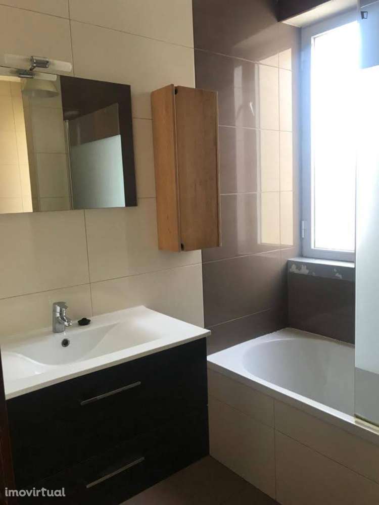 Quarto - localizado em Telheiras Lisbon - Grande imagem: 3/17