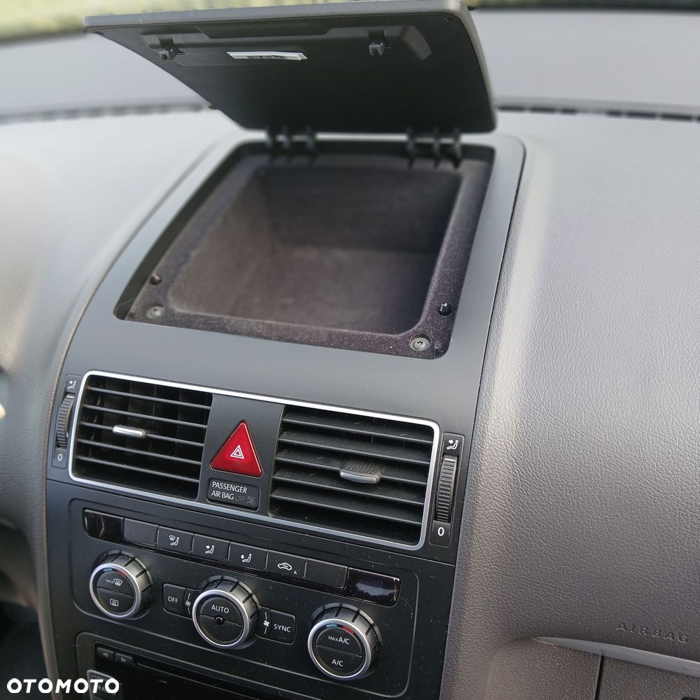 Volkswagen Touran - 7