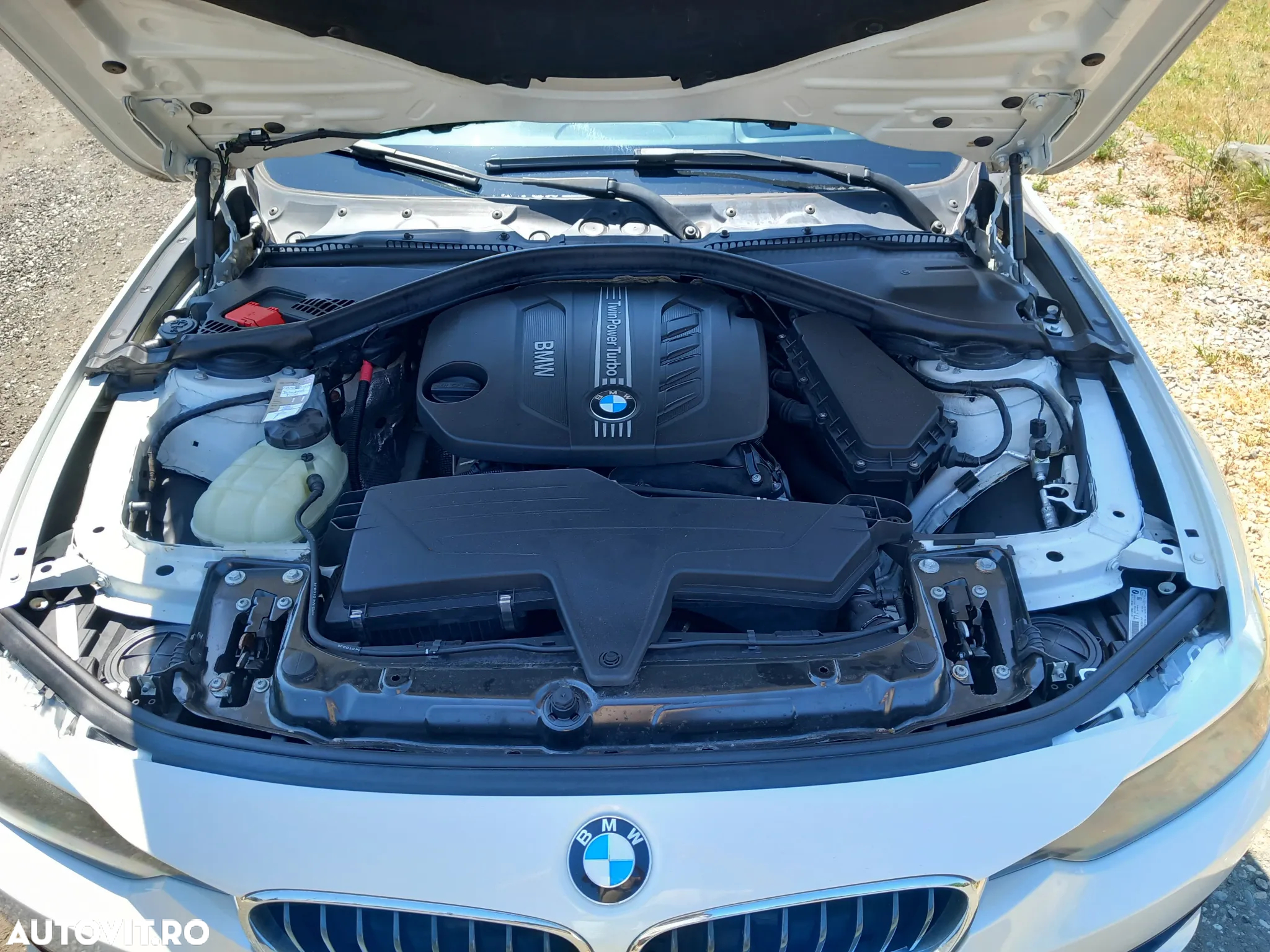 BMW Seria 3 320d Sport Line - 24