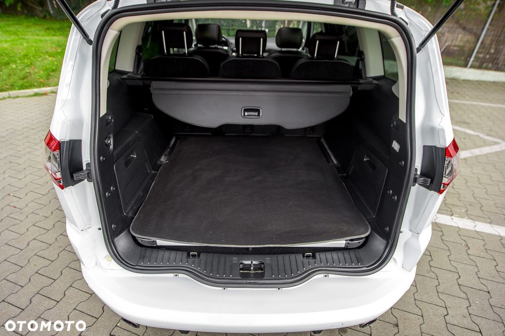 Ford S-Max 2.0 T Titanium - 38