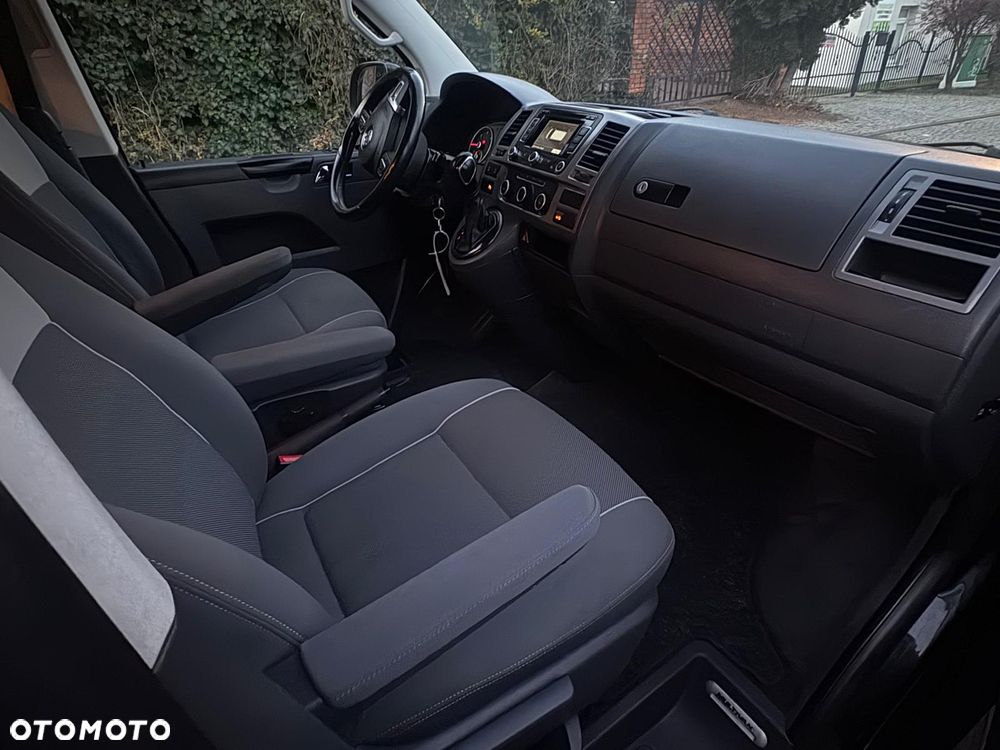 Volkswagen Multivan - 22