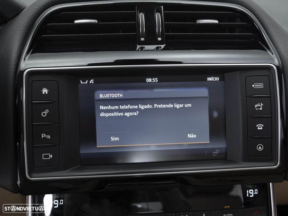 Jaguar XE - 24
