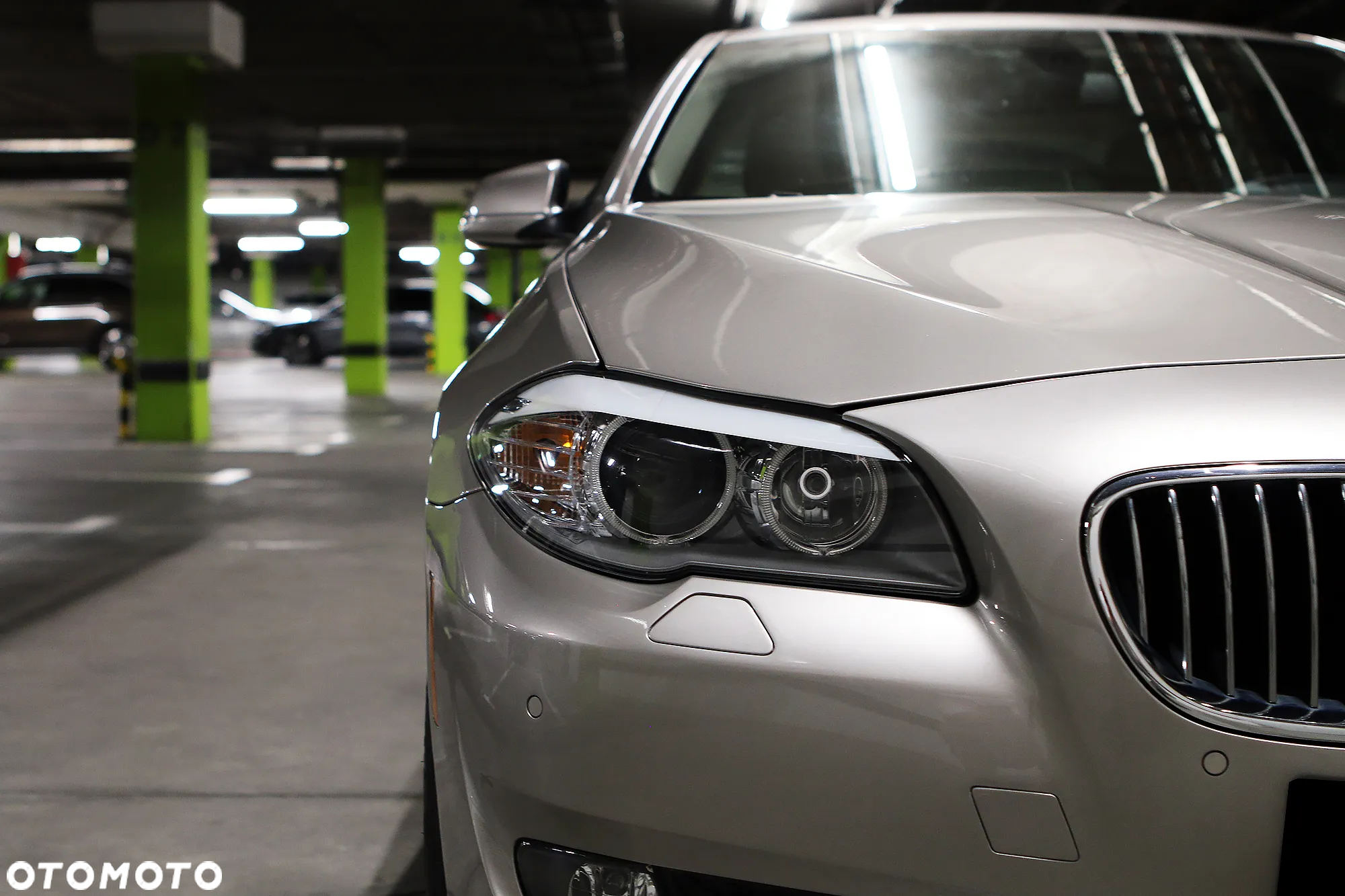 BMW Seria 5 528i - 4