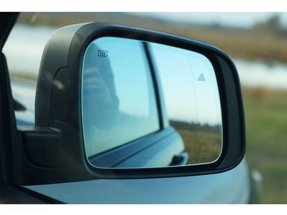 Jeep Grand Cherokee - 11