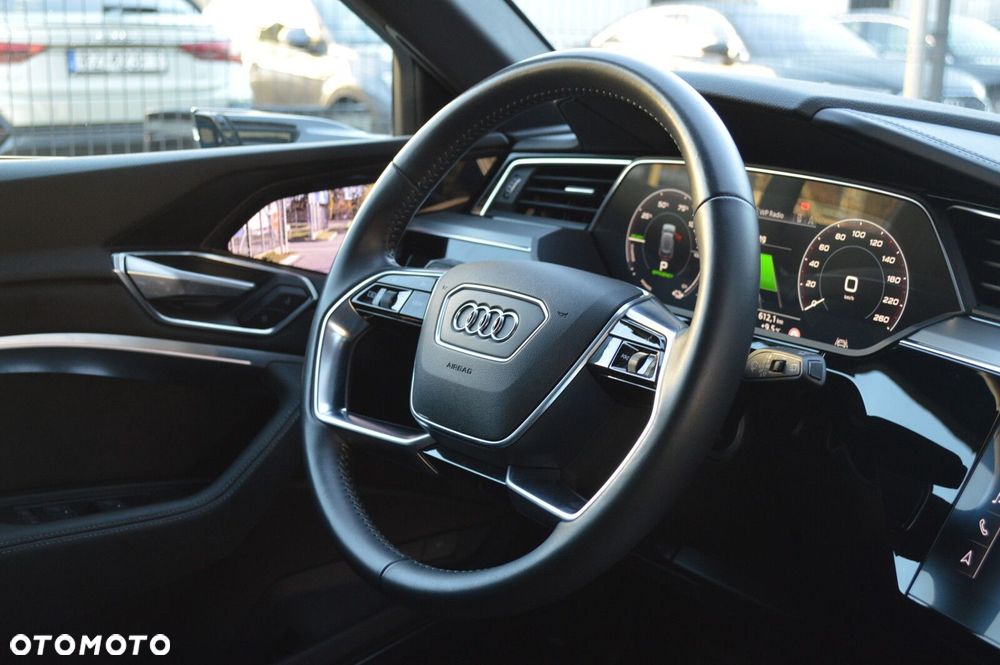 Audi e-tron - 34