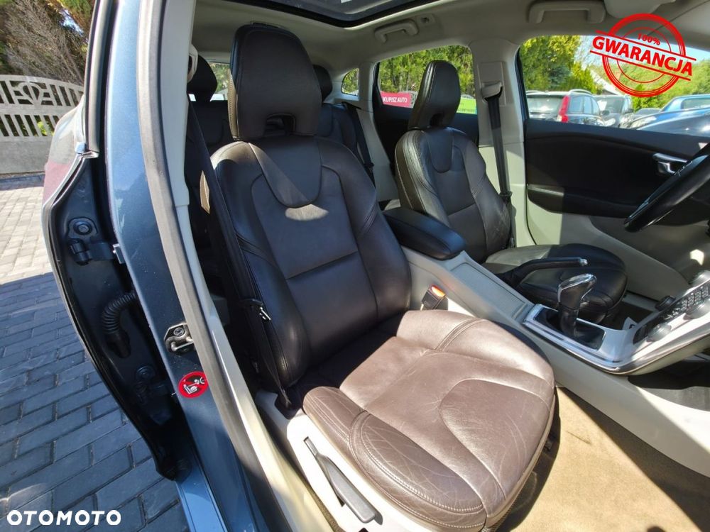 Volvo V40 - 25