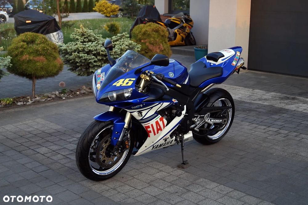 Yamaha R1 - 5