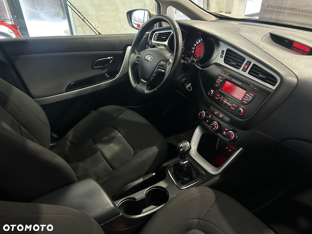 Kia Ceed 1.6 CRDi Smart - 25