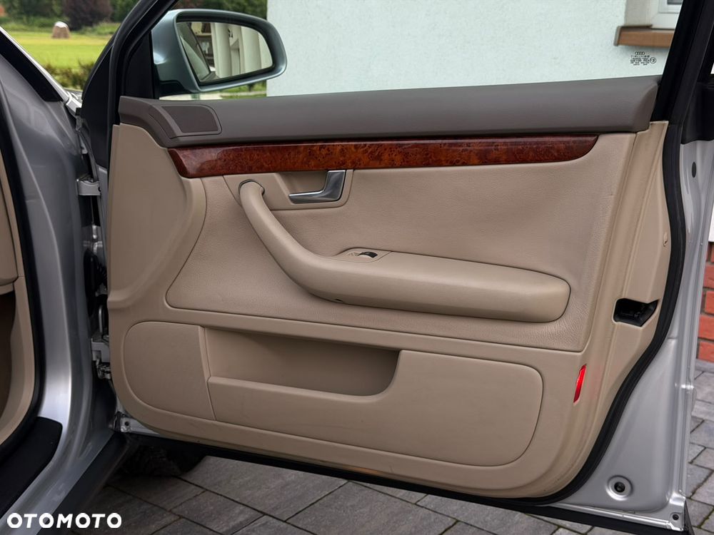 Audi A4 Limousine - 32