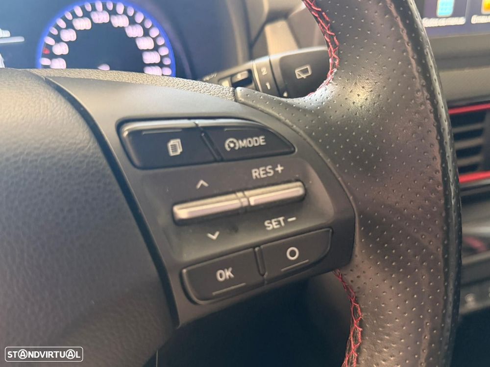 Hyundai Kauai 1.0 T-GDi Pele/Tecido Vermelho - 23