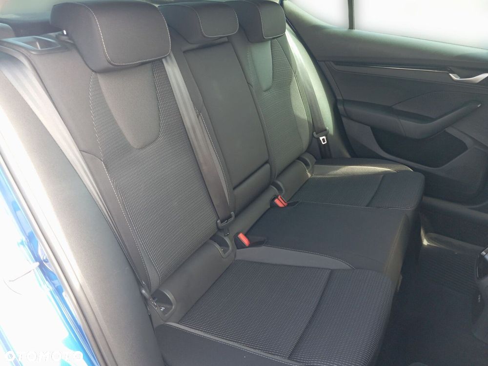 Skoda Octavia 1.5 TSI mHEV Selection DSG - 13