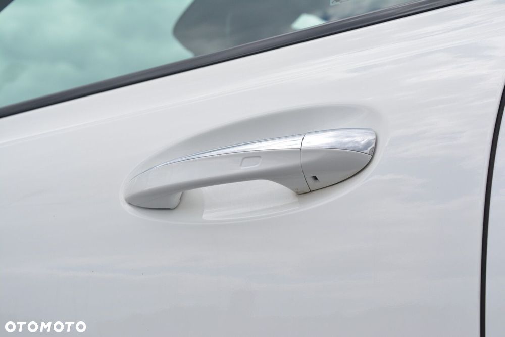 Mercedes-Benz GLB - 13