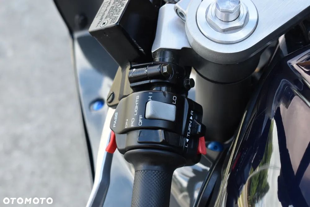 Yamaha FZR - 21