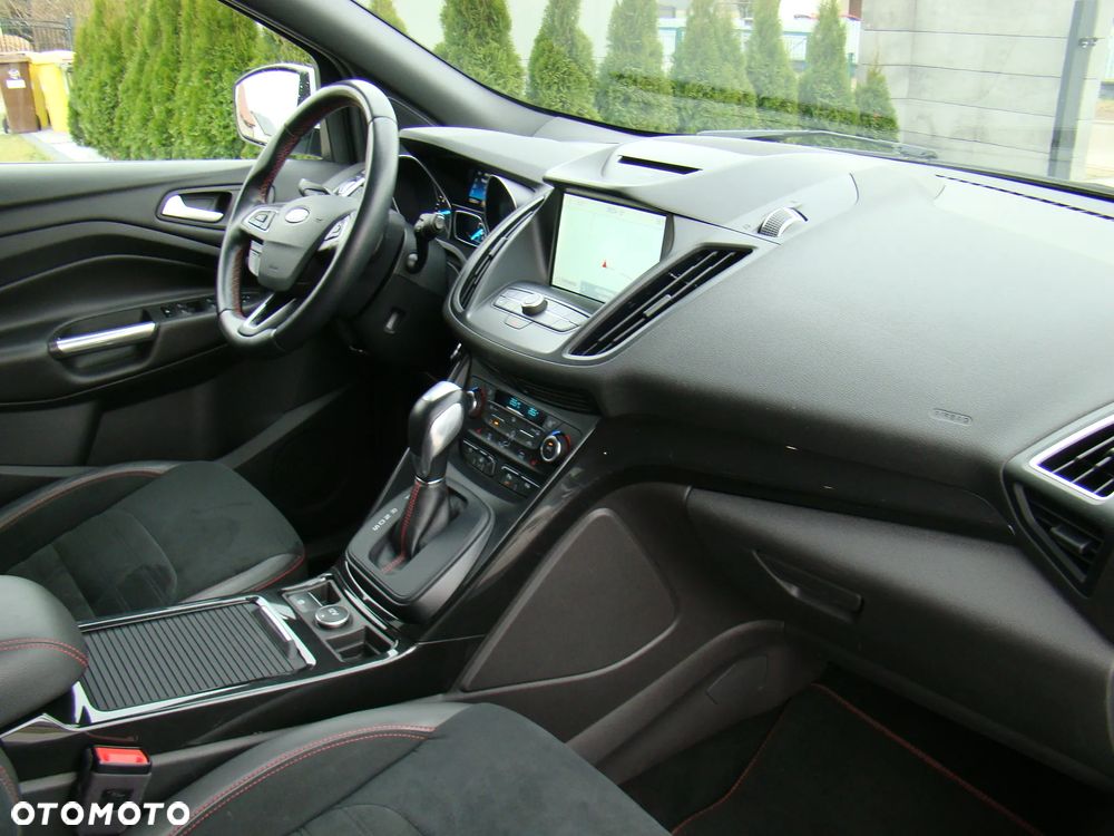 Ford Kuga 2.0 EcoBoost 4x4 ST-Line - 37