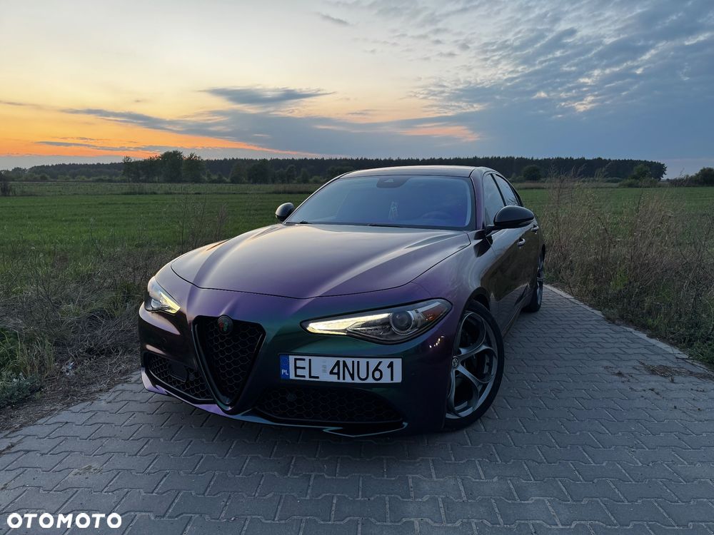 Alfa Romeo Giulia 2.0 Turbo 16V AT8-Q4 Intensa - 12