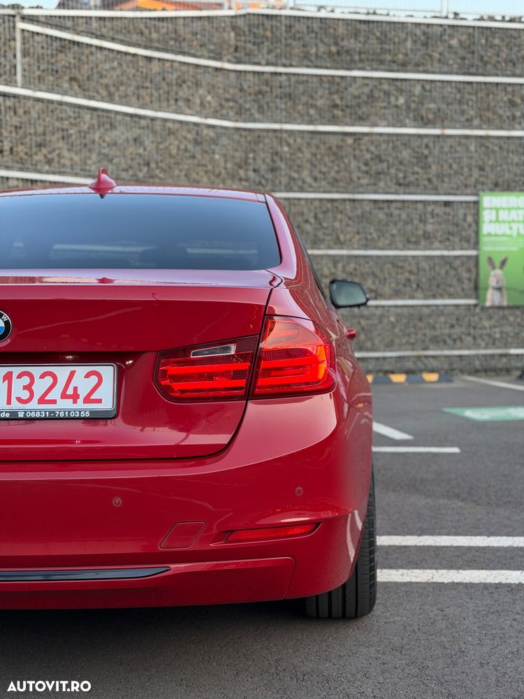 BMW Seria 3 320d Aut. Sport Line - 10