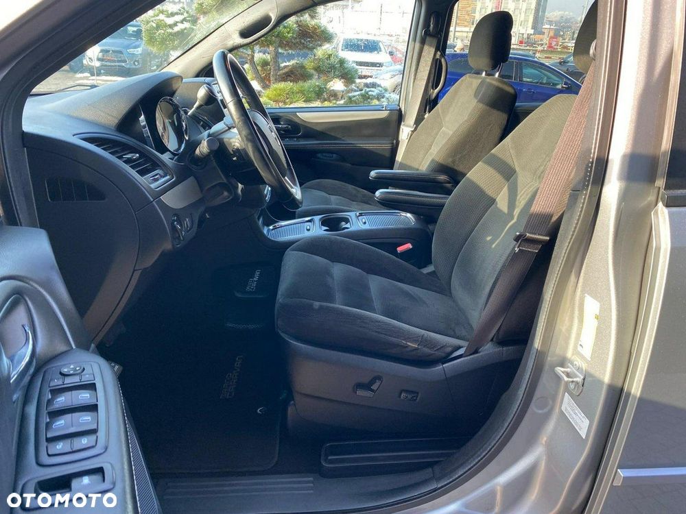 Dodge Grand Caravan - 13