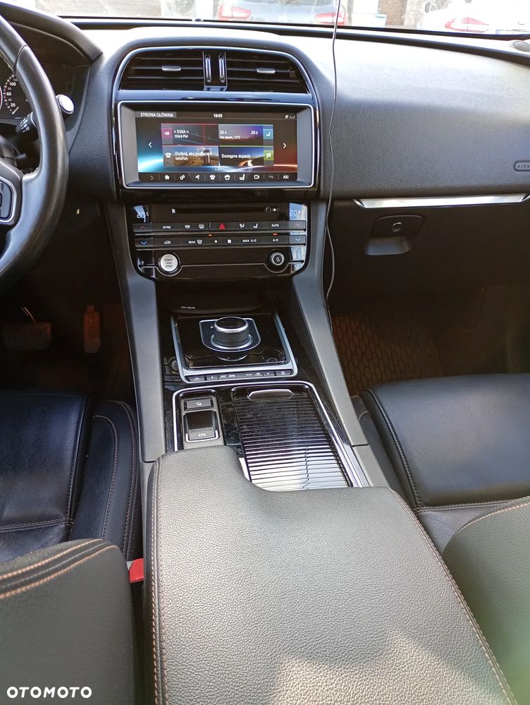 Jaguar F-Pace 3.0 TDV6 AWD Prestige - 18