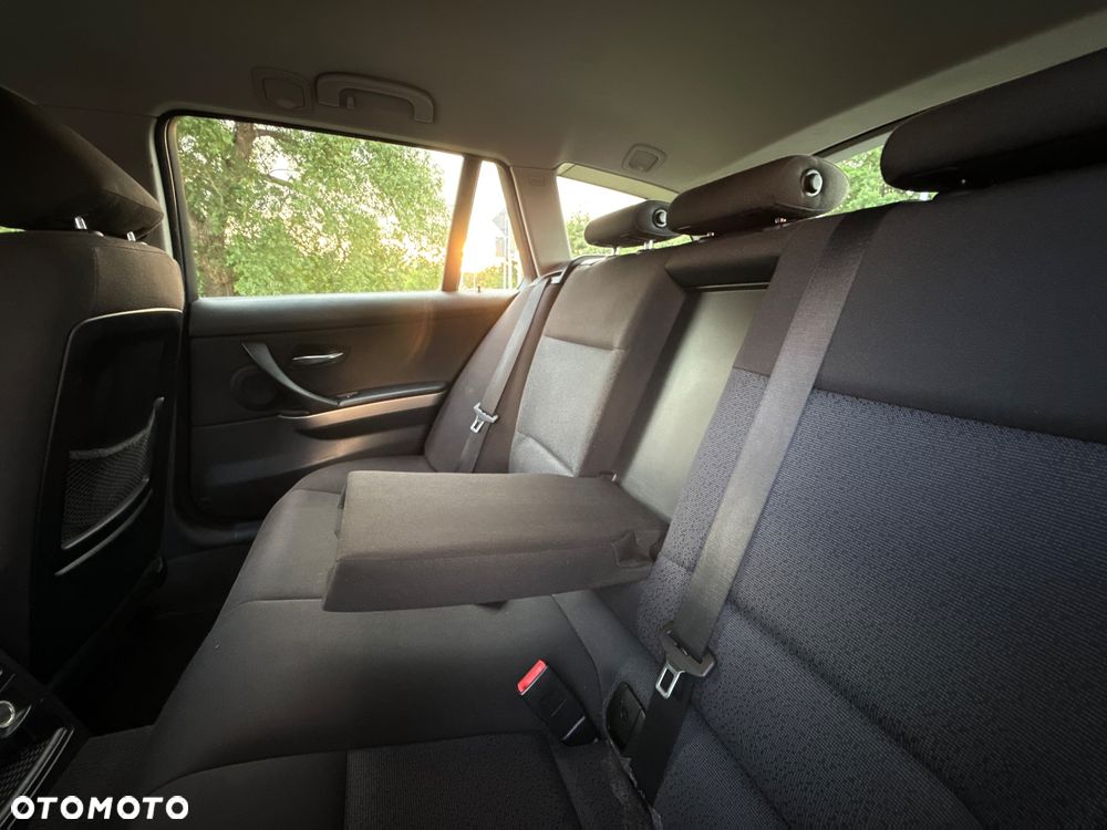 BMW Seria 3 320i - 19
