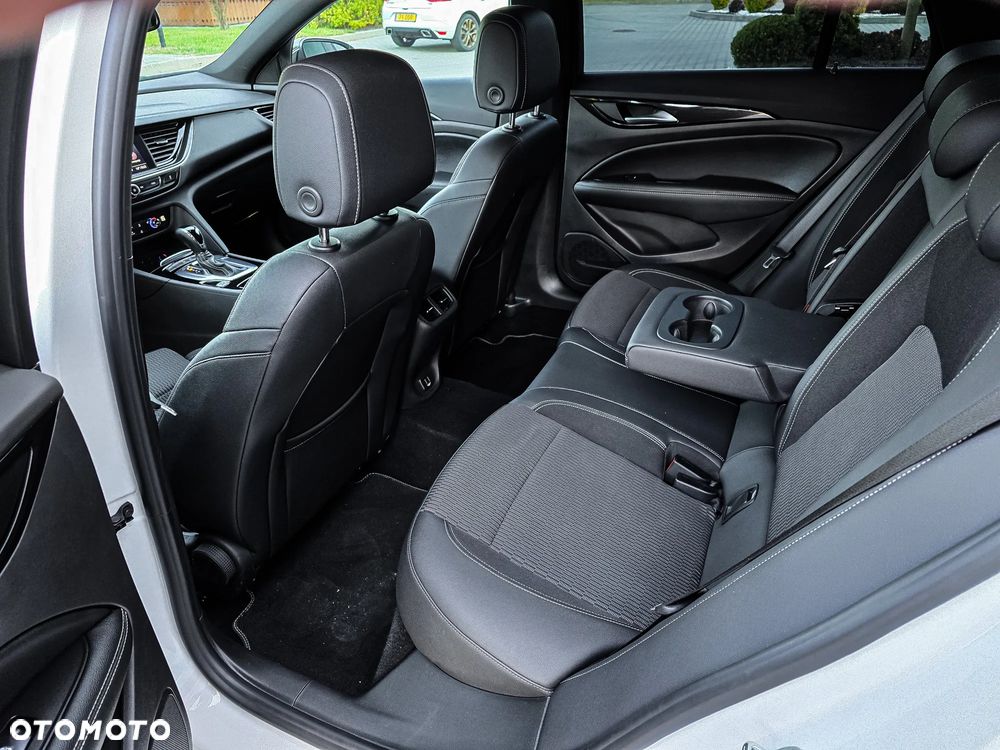 Opel Insignia - 29