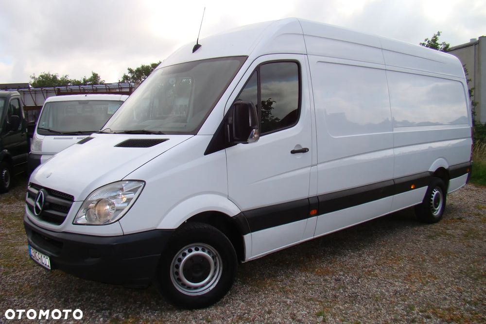 Mercedes-Benz Sprinter - 2