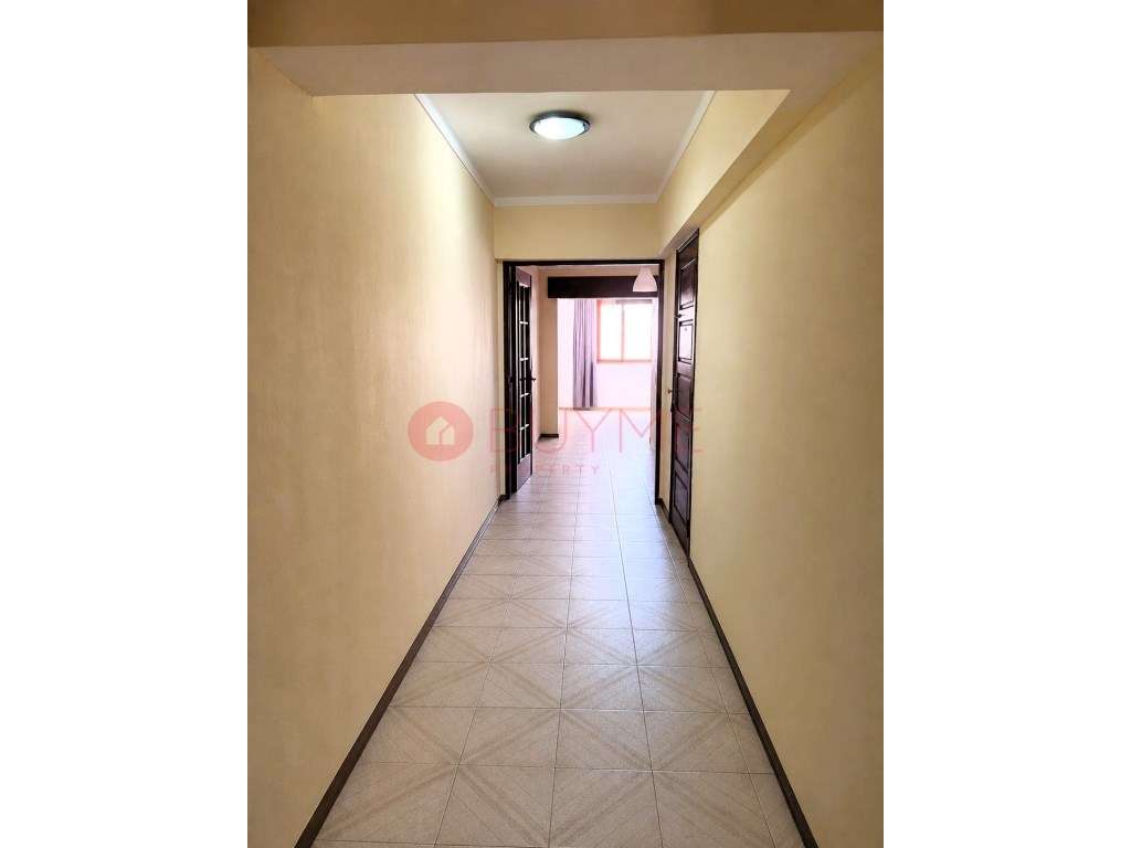Apartamento T1 com Garagem em Quarteira - Grande imagem: 2/10