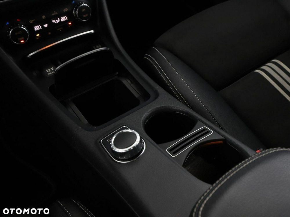 Mercedes-Benz CLA 220 4Matic 7G-DCT AMG Line - 30
