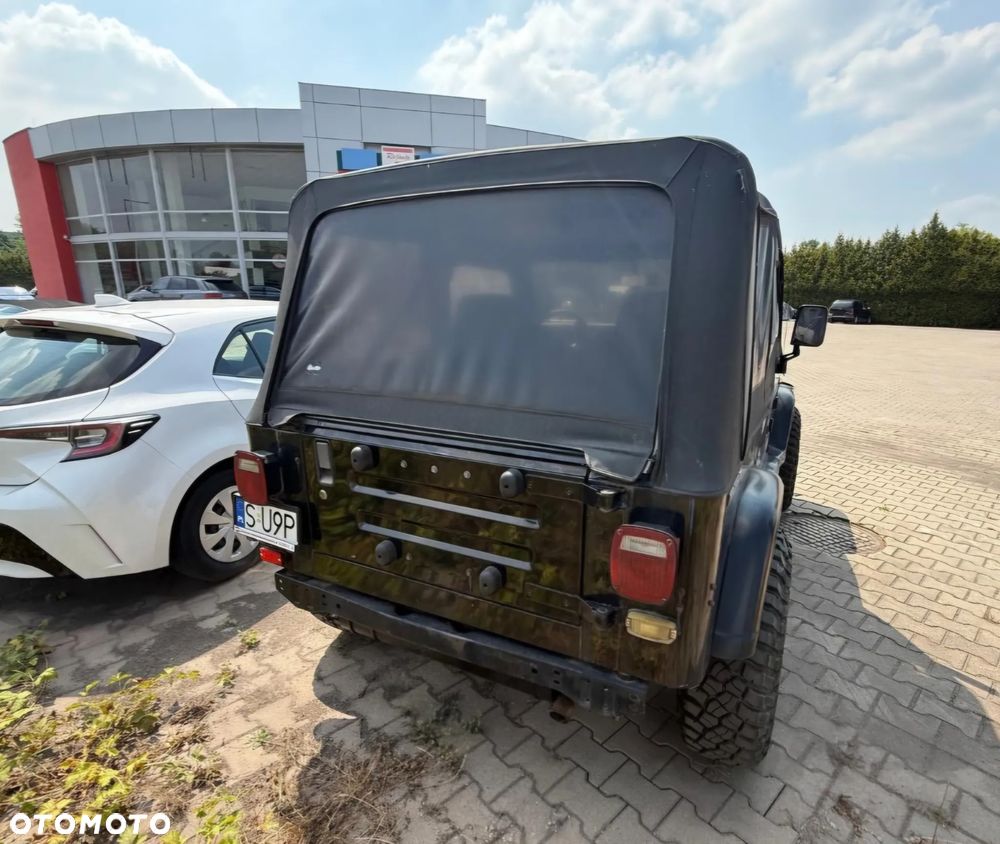 Jeep Wrangler - 8