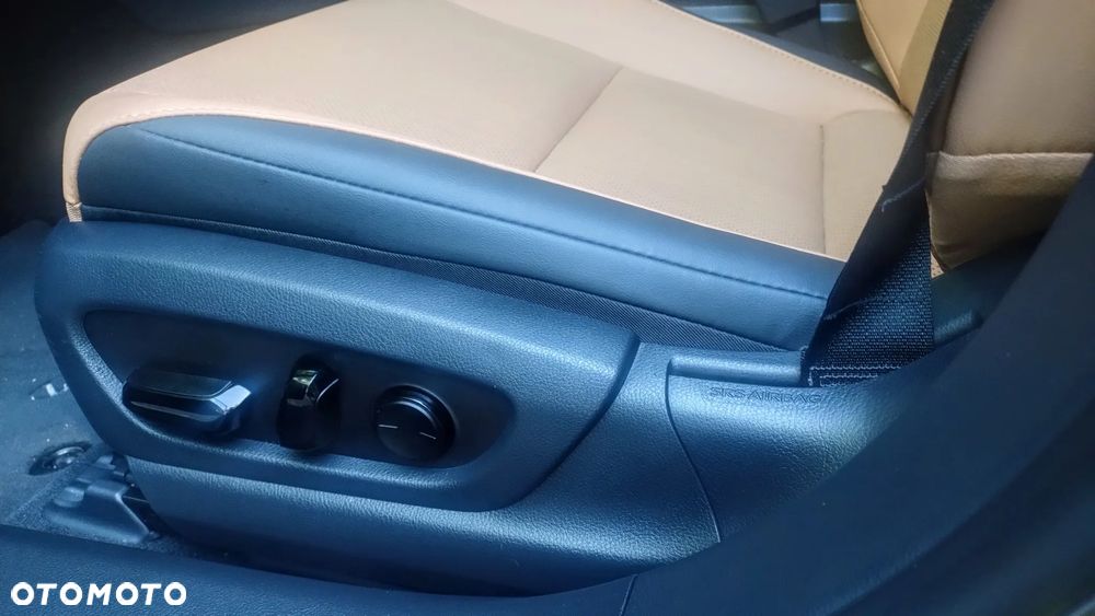 Lexus ES 300h Business Edition - 24