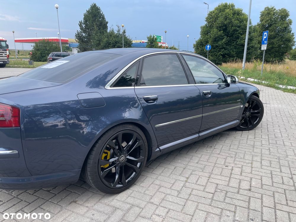 Audi A8 4.2 Quattro - 4